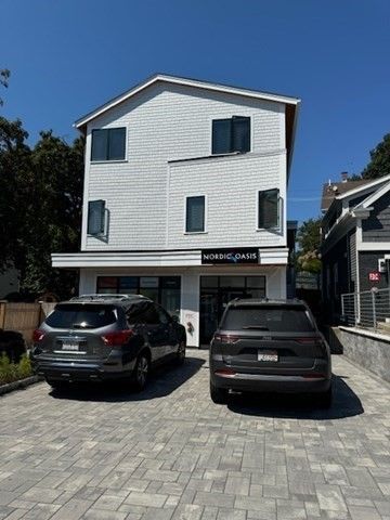 201 Pleasant 2, Marblehead, MA 01945