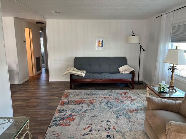 576 QUEEN PALM STREET, Largo, FL 33778