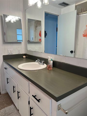 576 QUEEN PALM STREET, Largo, FL 33778