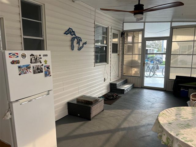 576 QUEEN PALM STREET, Largo, FL 33778