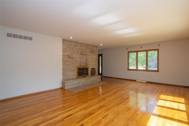347 Koser Ave, Iowa City, IA 52246