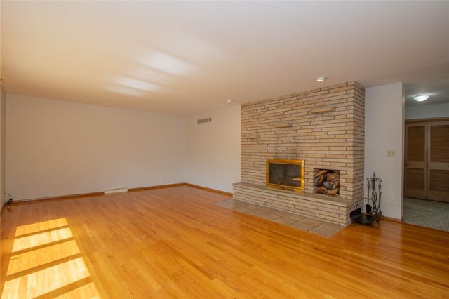 347 Koser Ave, Iowa City, IA 52246