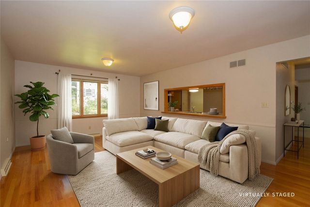 347 Koser Ave, Iowa City, IA 52246