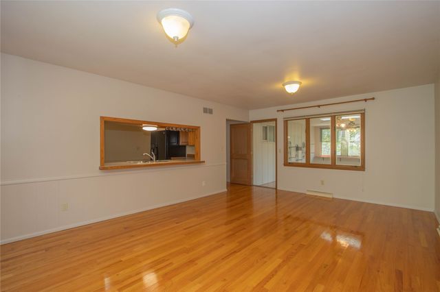 347 Koser Ave, Iowa City, IA 52246