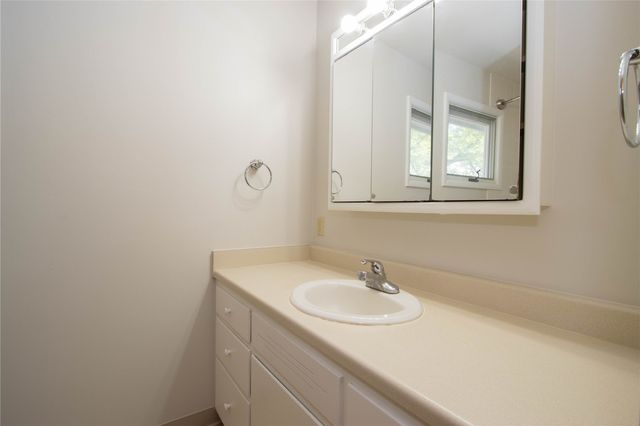 347 Koser Ave, Iowa City, IA 52246