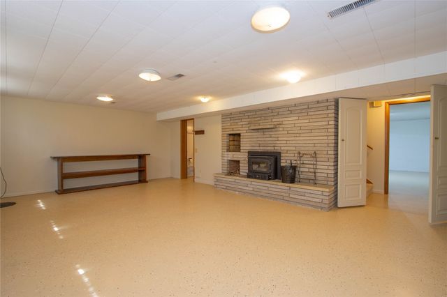347 Koser Ave, Iowa City, IA 52246