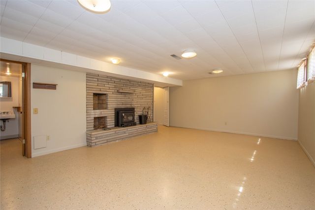 347 Koser Ave, Iowa City, IA 52246