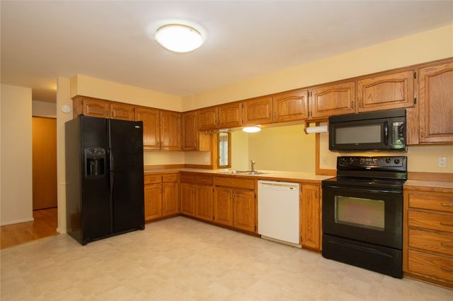 347 Koser Ave, Iowa City, IA 52246