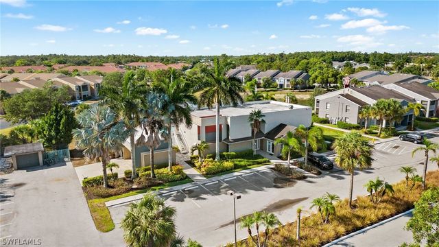 201 Santa Clara DR 13, Naples, FL 34104