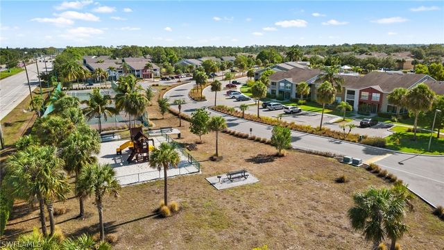 201 Santa Clara DR 13, Naples, FL 34104