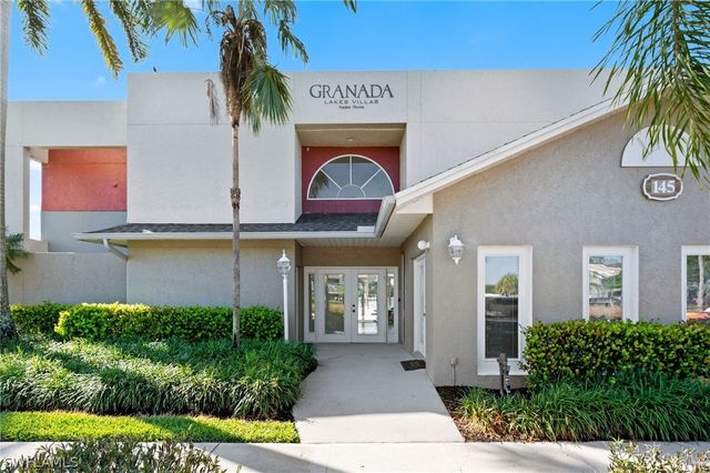 201 Santa Clara DR 13, Naples, FL 34104