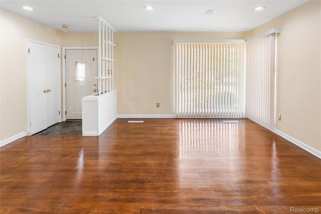 20540 Sunderland Road, Detroit, MI 48219