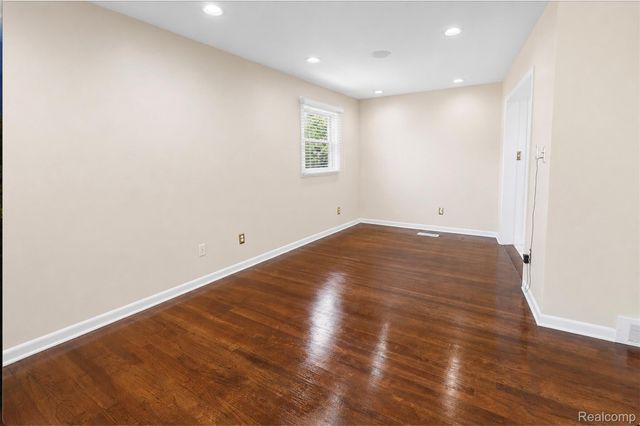 20540 Sunderland Road, Detroit, MI 48219