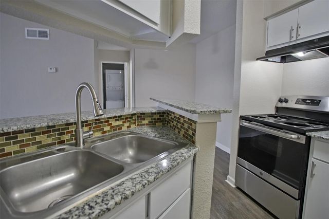 2700 S Dairy Ashford Road 609C, Houston, TX 77082