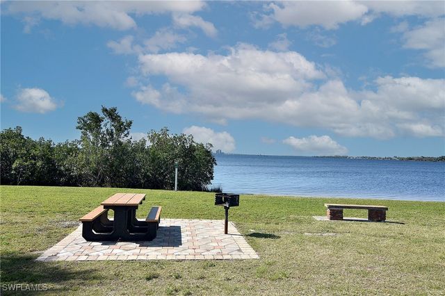 2466 N Westwood DR, North Fort Myers, FL 33917