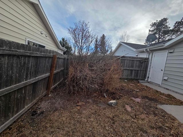 5925 TOWNSEND PL, Cheyenne, WY 82009