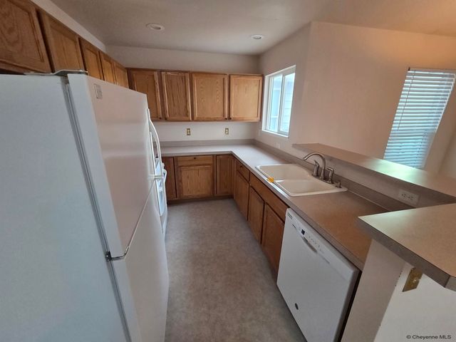 5925 TOWNSEND PL, Cheyenne, WY 82009