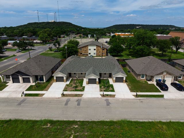 406 W Avenue C C, Copperas Cove, TX 76522