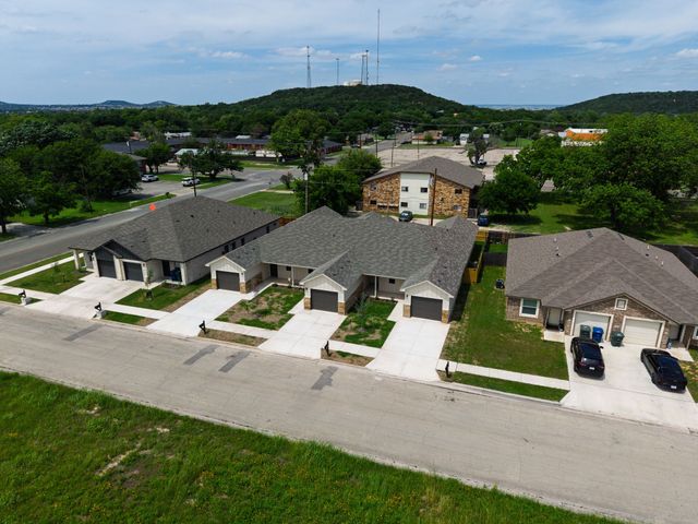 406 W Avenue C C, Copperas Cove, TX 76522