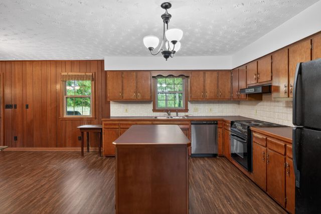 249 Eastland Acres, Lancaster, KY 40444