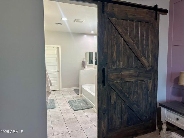 1041 W GLEN CANYON Drive, San Tan Valley, AZ 85140