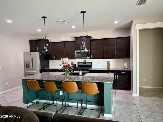 1041 W GLEN CANYON Drive, San Tan Valley, AZ 85140