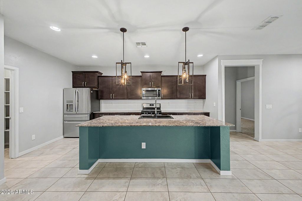 1041 W GLEN CANYON Drive, San Tan Valley, AZ 85140 — photo 4