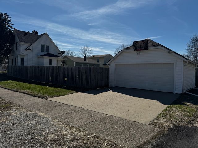 1431 29th Avenue, Moline, IL 61265