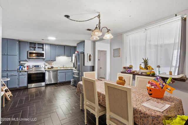 1620 W Gilford Cove, Southaven, MS 38671