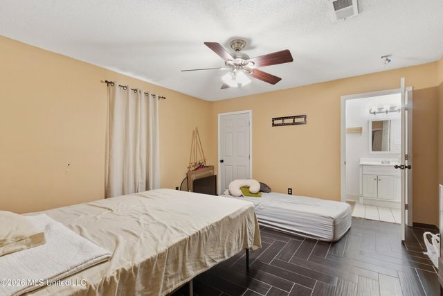 1620 W Gilford Cove, Southaven, MS 38671