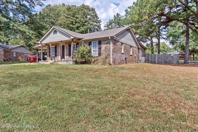 1620 W Gilford Cove, Southaven, MS 38671