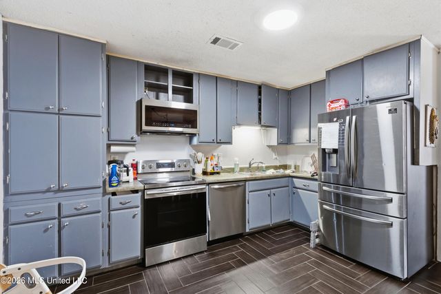1620 W Gilford Cove, Southaven, MS 38671