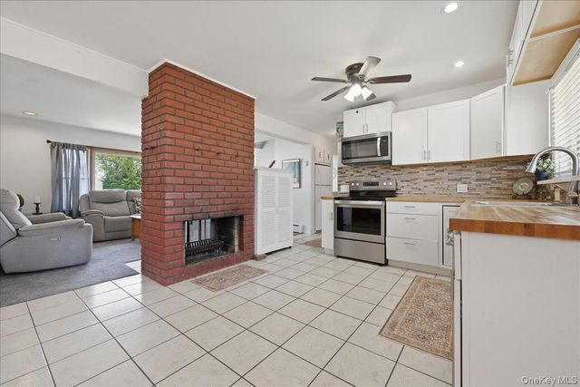 335 Twin Lane S, Wantagh, NY 11793