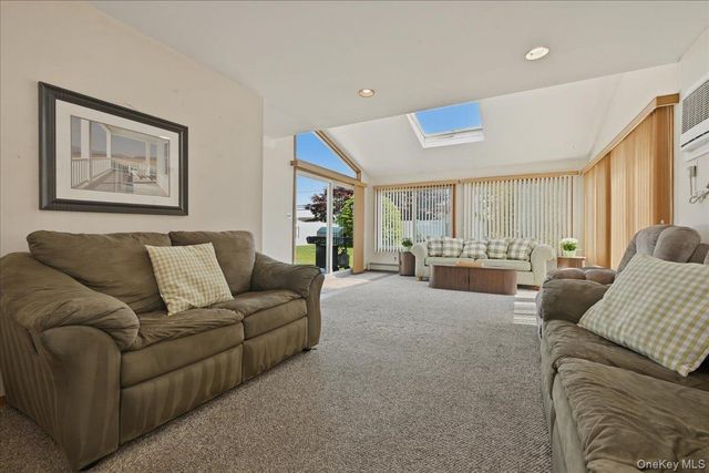 335 Twin Lane S, Wantagh, NY 11793
