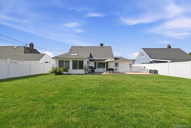335 Twin Lane S, Wantagh, NY 11793