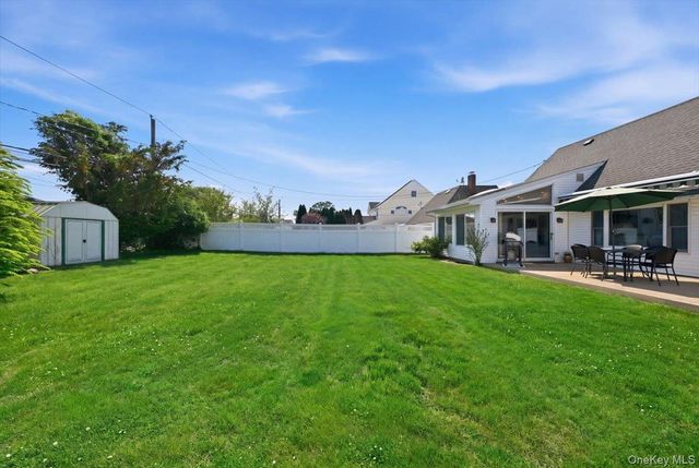 335 Twin Lane S, Wantagh, NY 11793