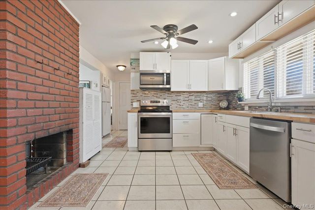 335 Twin Lane S, Wantagh, NY 11793
