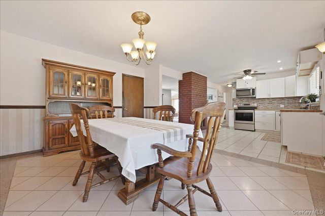 335 Twin Lane S, Wantagh, NY 11793