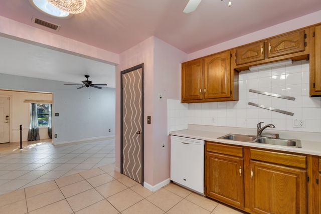 1545 Highland Avenue, Vero Beach, FL 32960