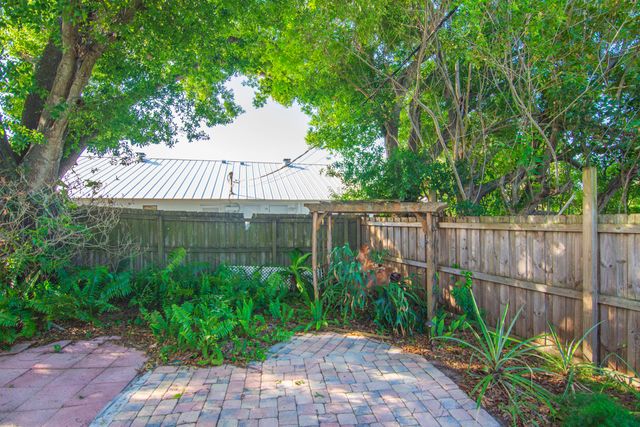 1545 Highland Avenue, Vero Beach, FL 32960