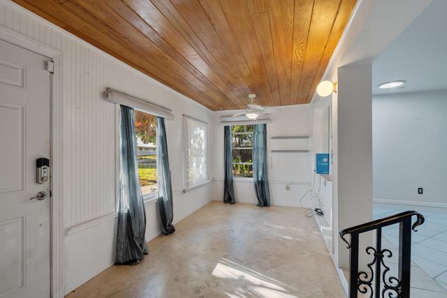 1545 Highland Avenue, Vero Beach, FL 32960