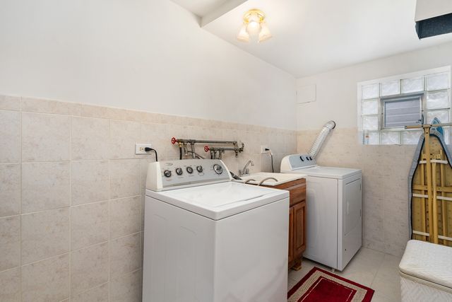 10415 S Knox Avenue S, Oak Lawn, IL 60453