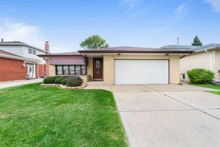 10415 S Knox Avenue S, Oak Lawn, IL 60453