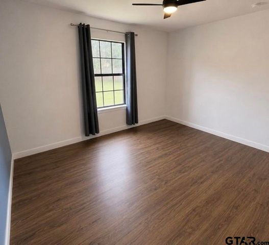 4392 Leaning Oaks Drive, Flint, TX 75762