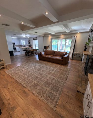 4392 Leaning Oaks Drive, Flint, TX 75762