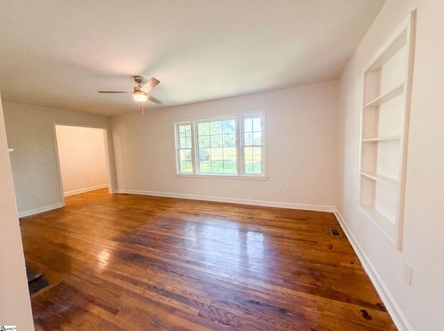 1125 Old Spartanburg Highway, Lyman, SC 29365