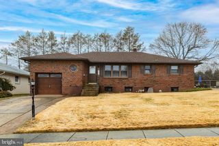 2422 W PARRIS DR, Wilmington, DE 19808
