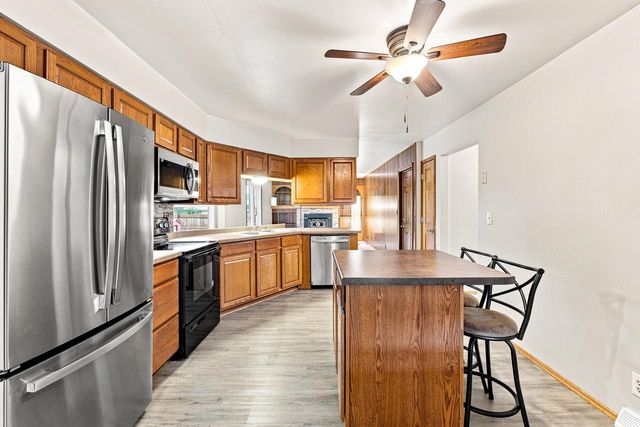 W157N10840 Catskill LANE, Germantown, WI 53022