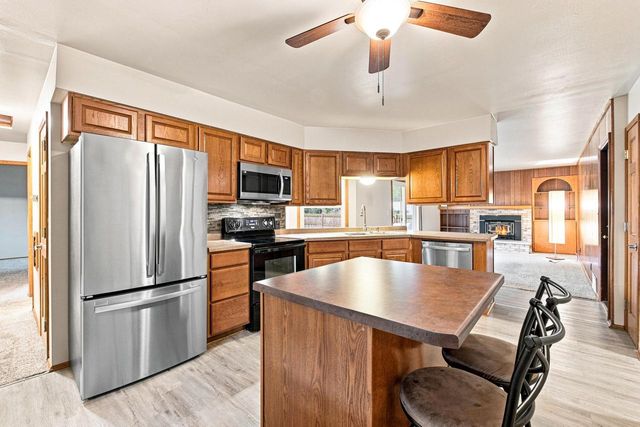 W157N10840 Catskill LANE, Germantown, WI 53022