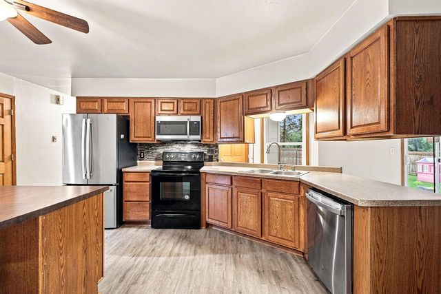 W157N10840 Catskill LANE, Germantown, WI 53022